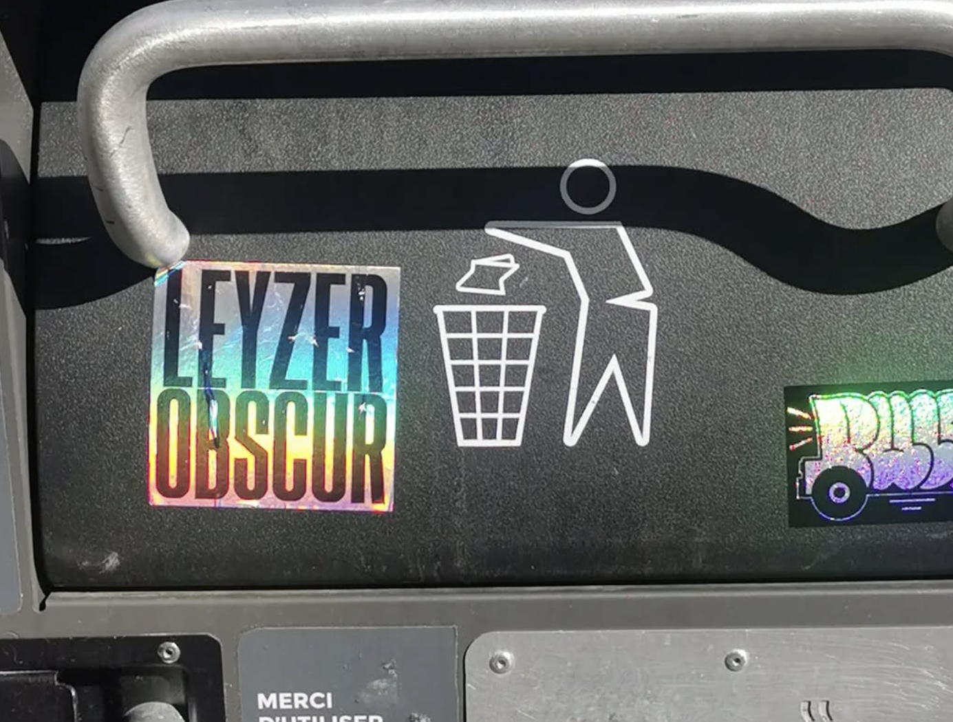 Stickers Eggshell Personnalisés — Holographique